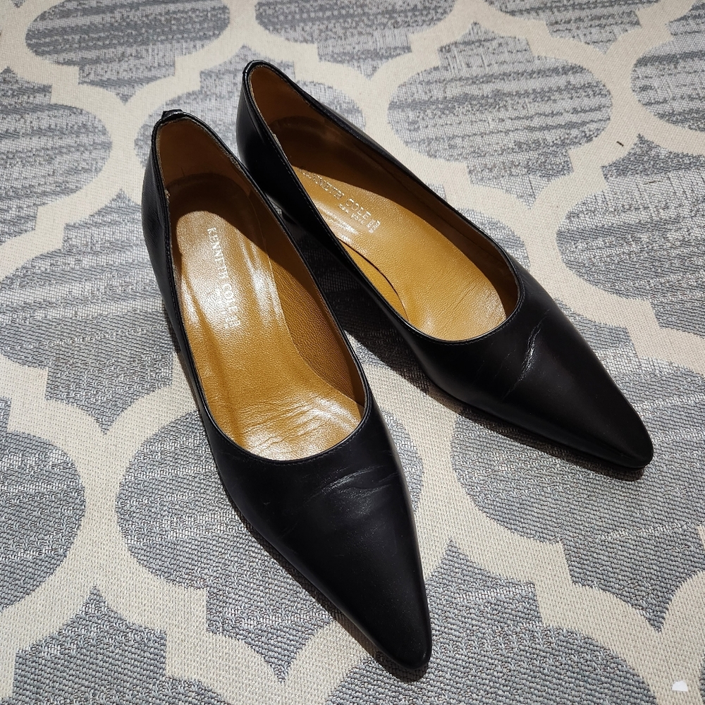 NEW Kenneth Cole New York Black kitten heels size 6M *Made in Italy*